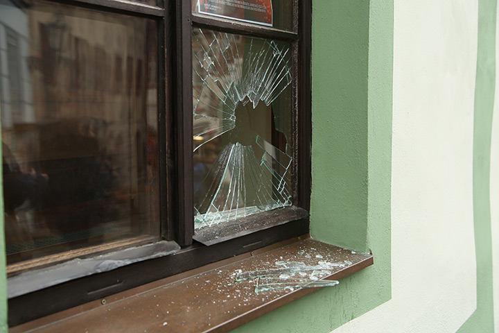 A2B Glass are able to board up broken windows while they are being repaired in Bideford.